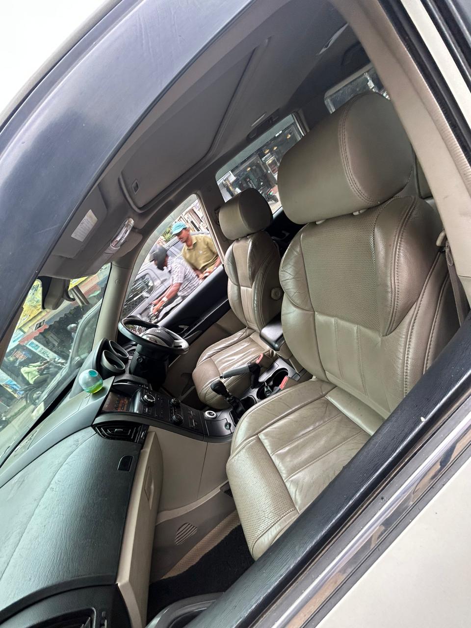 Mahindra XUV 500 - Image 6